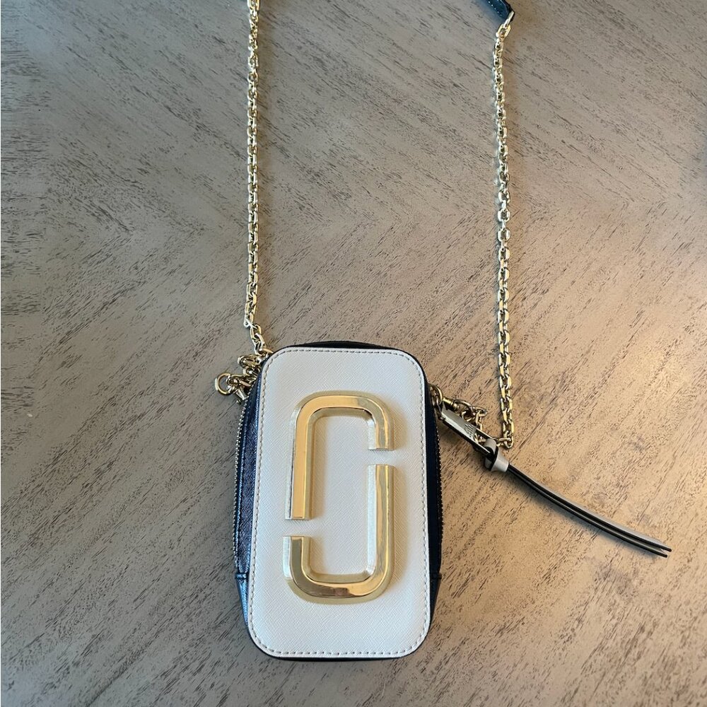 Authentic Marc Jacobs iphone crossbody bag (rare edition)